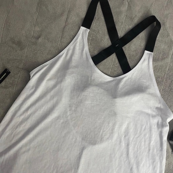 Dry Nike Tank - Picture 3 of 5